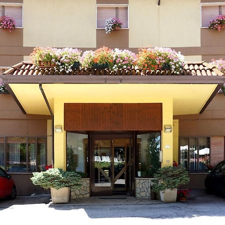 Family Hotel Como Rivisondoli Exterior photo