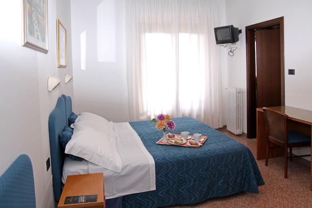 Family Hotel Como Rivisondoli Exterior photo